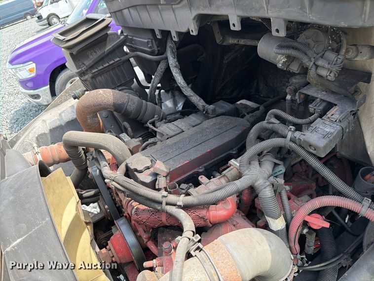 image for item YA3562 2016 International 4300  box truck