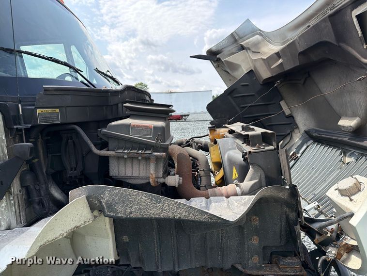 image for item YA3562 2016 International 4300  box truck