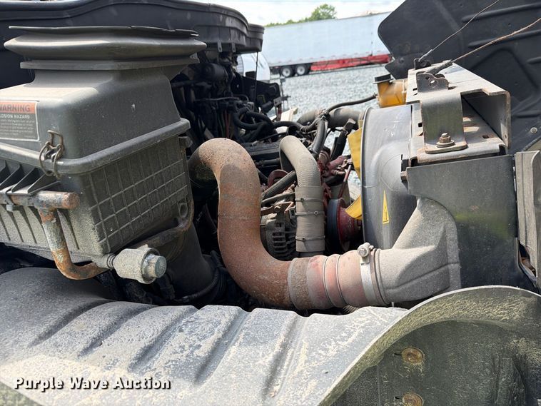 image for item YA3562 2016 International 4300  box truck