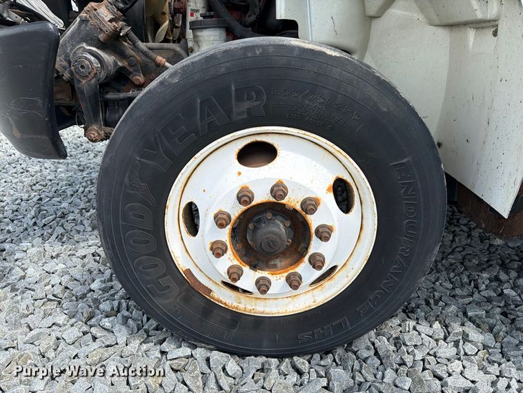 image for item YA3562 2016 International 4300  box truck