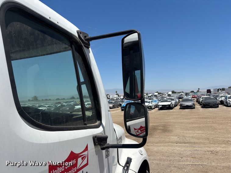 image for item YA3608 2015 Freightliner Business Class M2 box truck