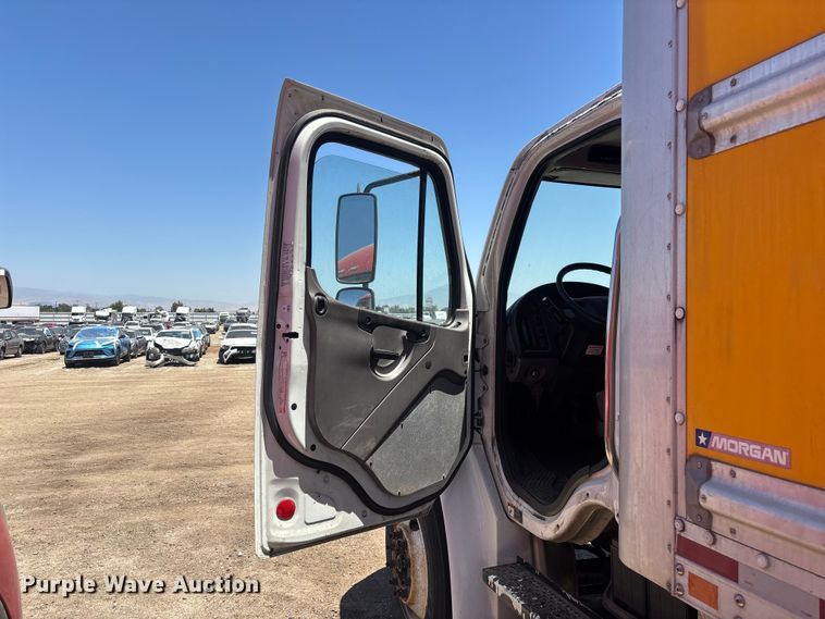 image for item YA3608 2015 Freightliner Business Class M2 box truck