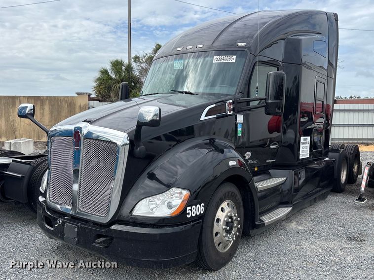 image for item YA3706 2021 Kenworth T680 semi truck