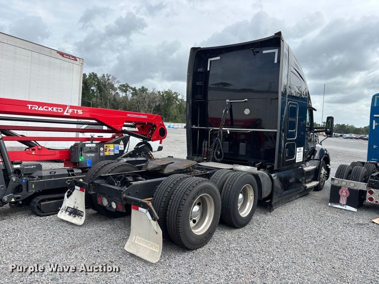 image for item YA3706 2021 Kenworth T680 semi truck
