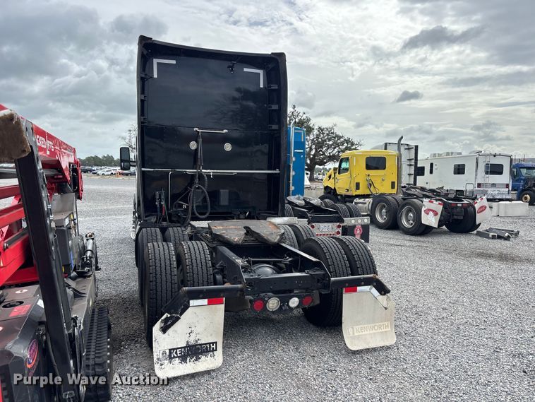 image for item YA3706 2021 Kenworth T680 semi truck