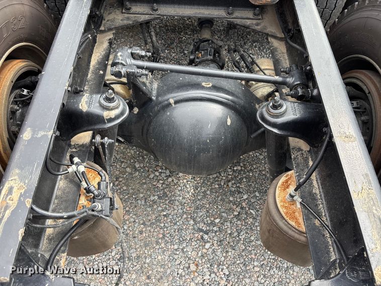image for item YA3706 2021 Kenworth T680 semi truck
