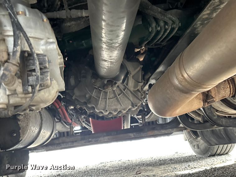 image for item YA3706 2021 Kenworth T680 semi truck