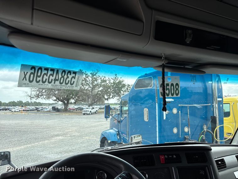 image for item YA3706 2021 Kenworth T680 semi truck