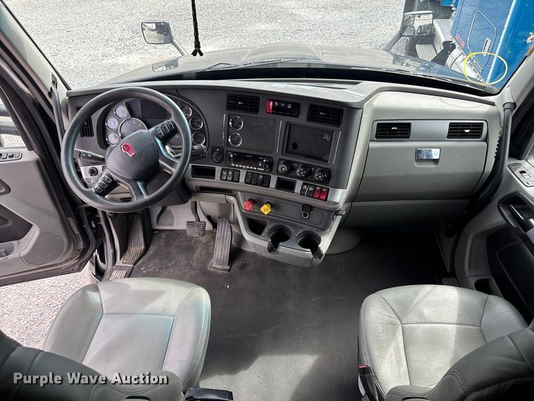 image for item YA3706 2021 Kenworth T680 semi truck