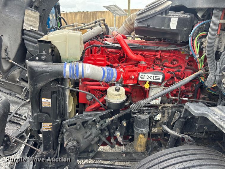 image for item YA3706 2021 Kenworth T680 semi truck