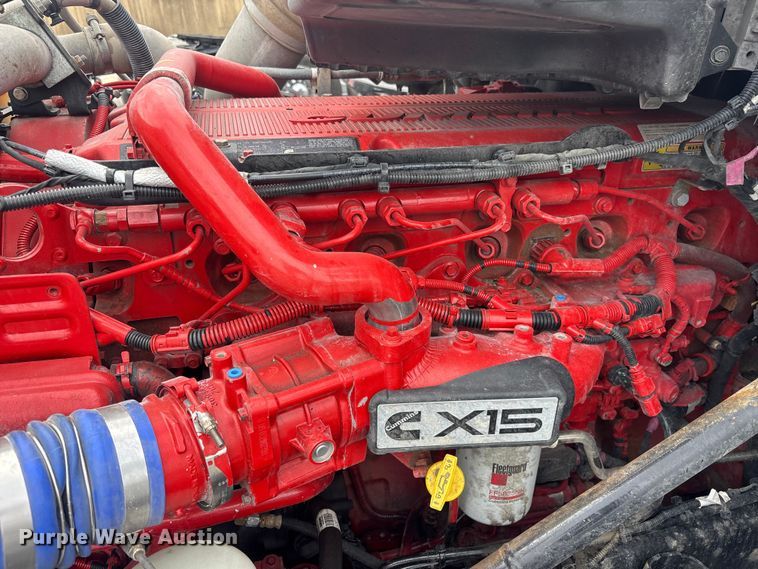 image for item YA3706 2021 Kenworth T680 semi truck