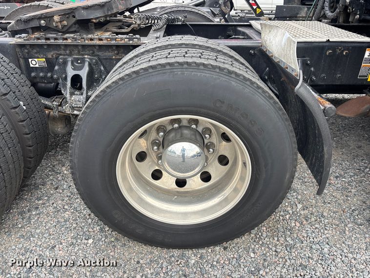 image for item YA3706 2021 Kenworth T680 semi truck