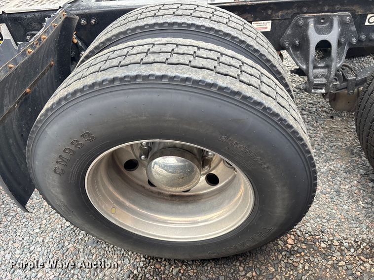 image for item YA3706 2021 Kenworth T680 semi truck