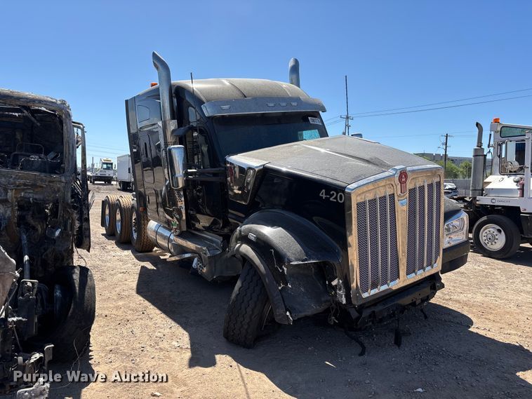 image for item YA3794 2025 Kenworth W990 semi truck
