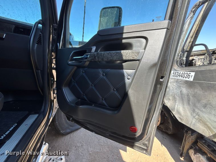 image for item YA3794 2025 Kenworth W990 semi truck