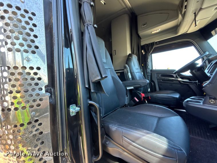 image for item YA3794 2025 Kenworth W990 semi truck