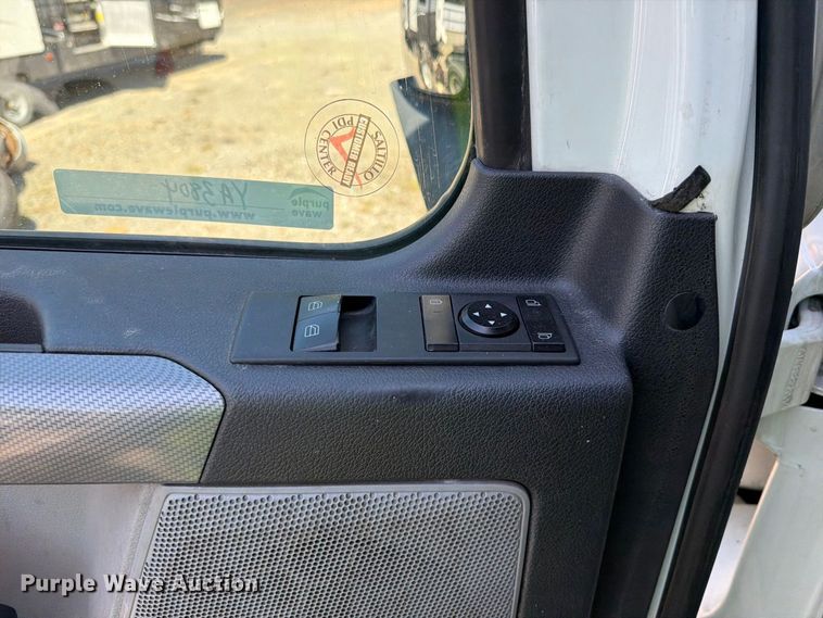 image for item YA3804 2020 Freightliner Cascadia 126 semi truck