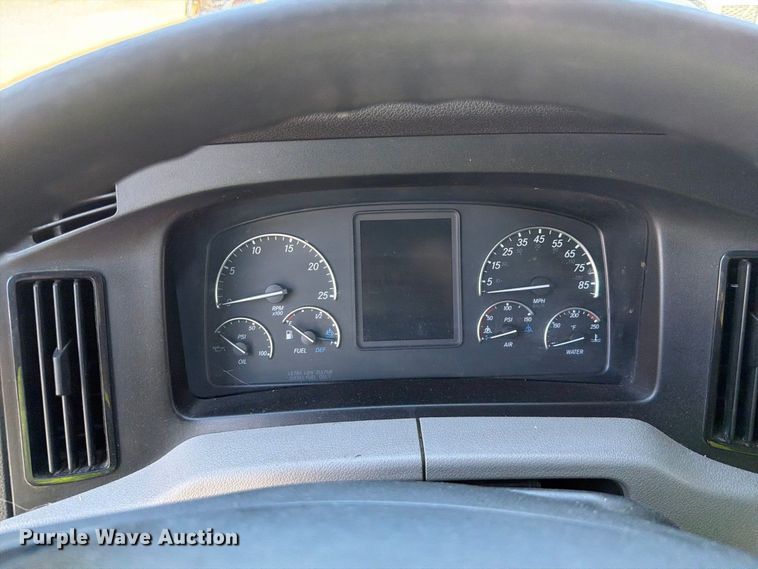 image for item YA3804 2020 Freightliner Cascadia 126 semi truck