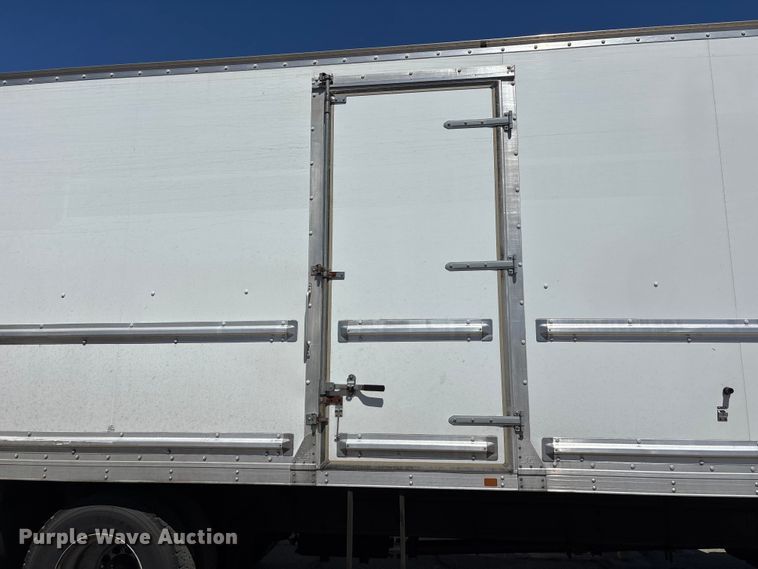 image for item YA3831 2019 Freightliner Business Class M2 box truck