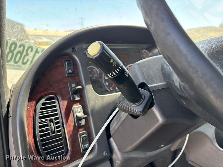 image for item YA3831 2019 Freightliner Business Class M2 box truck