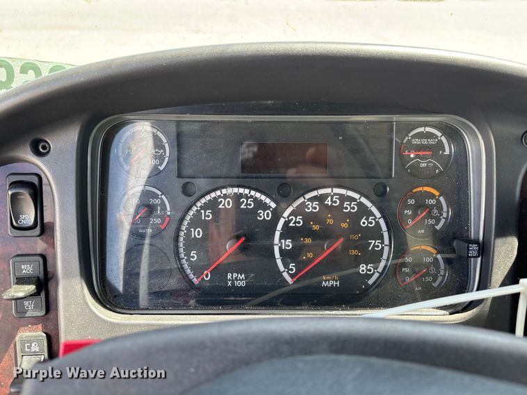 image for item YA3831 2019 Freightliner Business Class M2 box truck