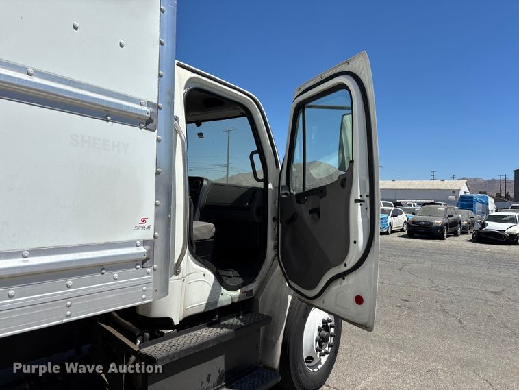 image for item YA3831 2019 Freightliner Business Class M2 box truck