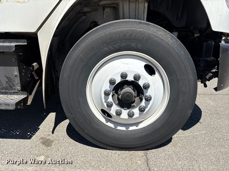 image for item YA3831 2019 Freightliner Business Class M2 box truck
