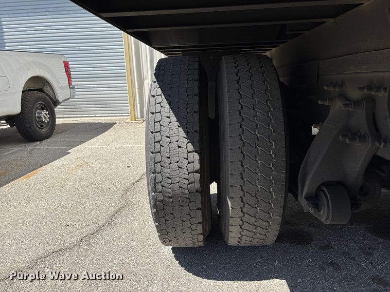 image for item YA3831 2019 Freightliner Business Class M2 box truck