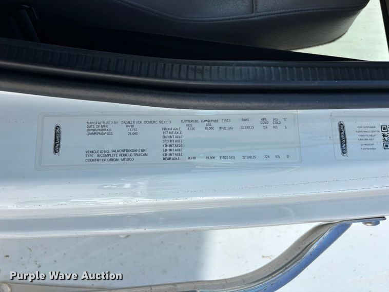 image for item YA3831 2019 Freightliner Business Class M2 box truck
