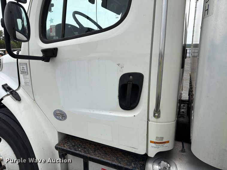 image for item YA3848 2018 Freightliner Business Class M2 box truck