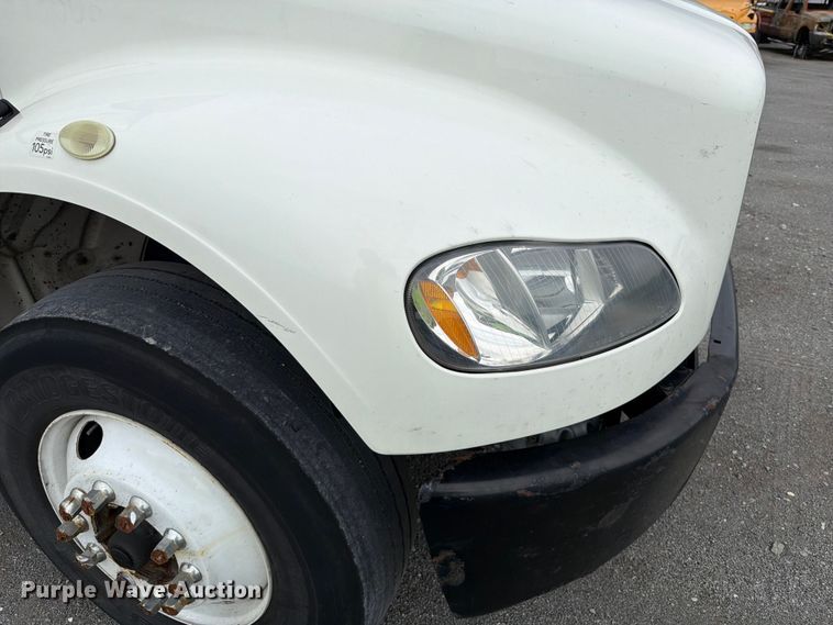 image for item YA3848 2018 Freightliner Business Class M2 box truck