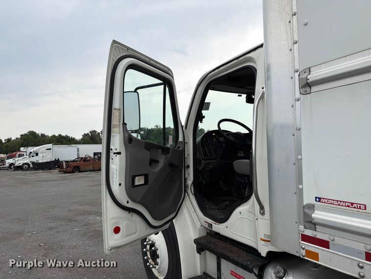 image for item YA3848 2018 Freightliner Business Class M2 box truck