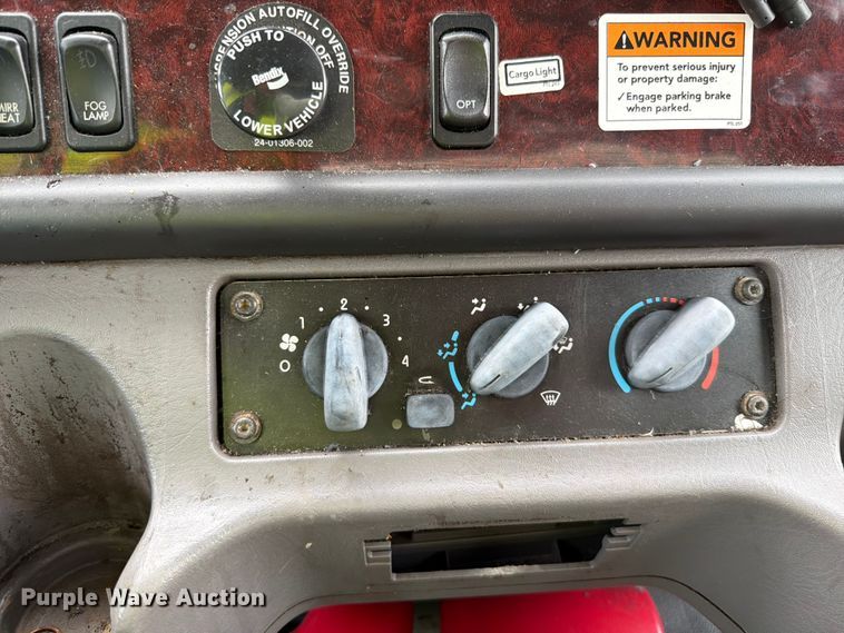 image for item YA3848 2018 Freightliner Business Class M2 box truck