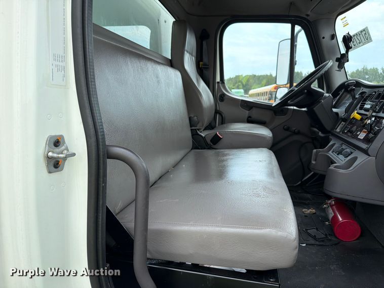 image for item YA3848 2018 Freightliner Business Class M2 box truck