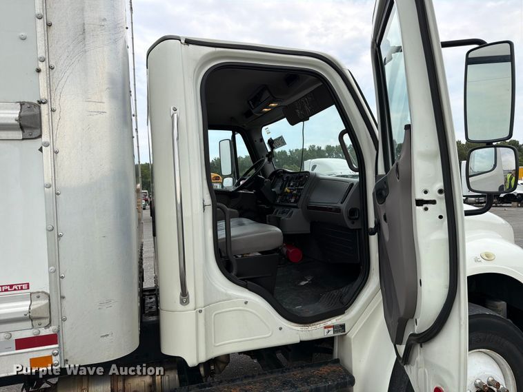 image for item YA3848 2018 Freightliner Business Class M2 box truck