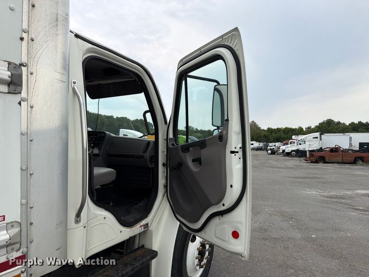 image for item YA3848 2018 Freightliner Business Class M2 box truck