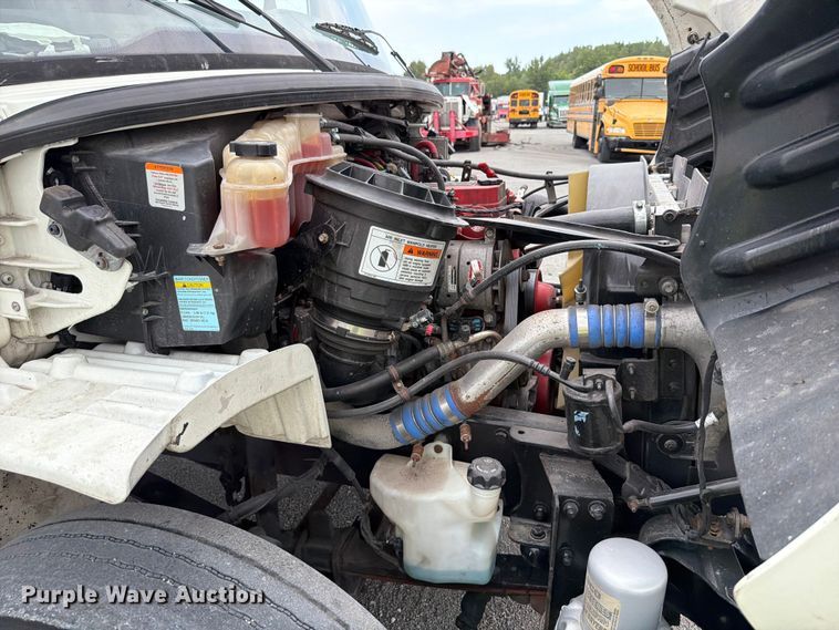 image for item YA3848 2018 Freightliner Business Class M2 box truck