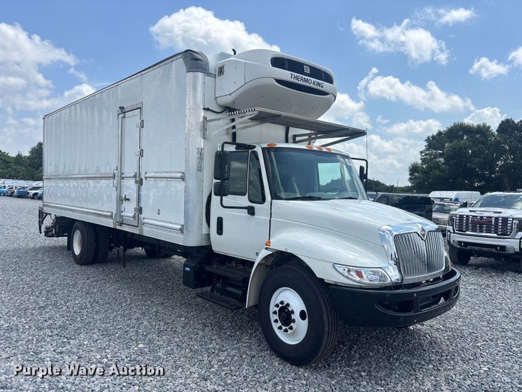 image for item YA3997 2019 International 4300 refrigerated truck