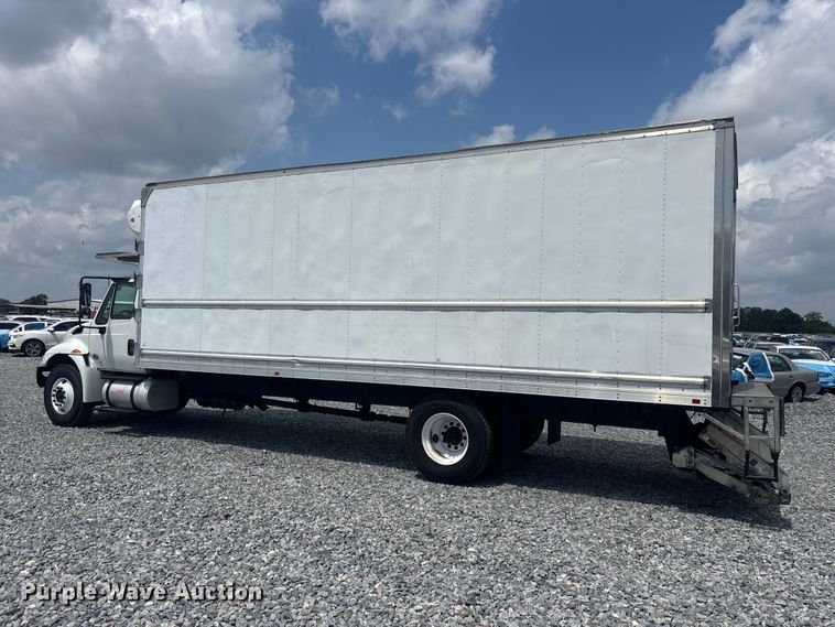 image for item YA3997 2019 International 4300 refrigerated truck