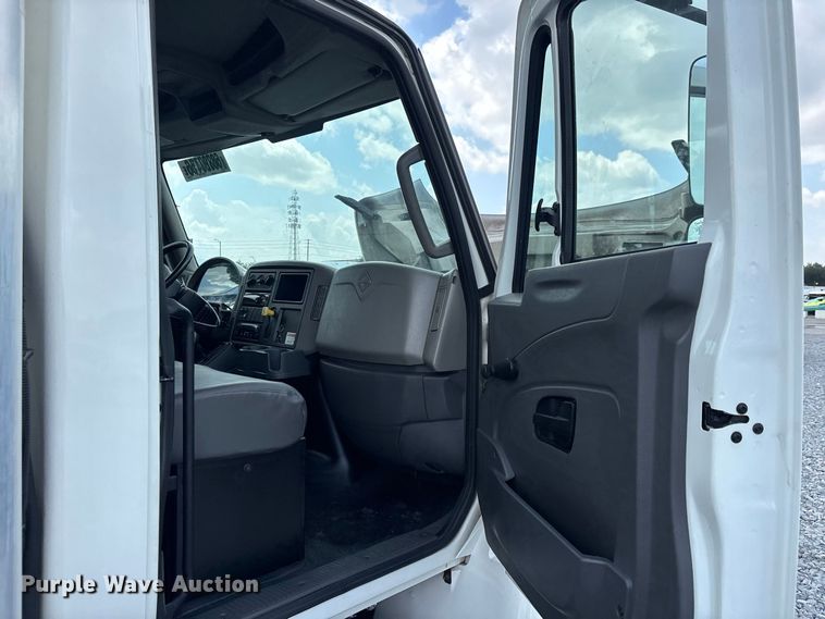 image for item YA3997 2019 International 4300 refrigerated truck