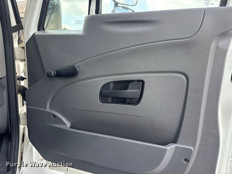 image for item YA3997 2019 International 4300 refrigerated truck