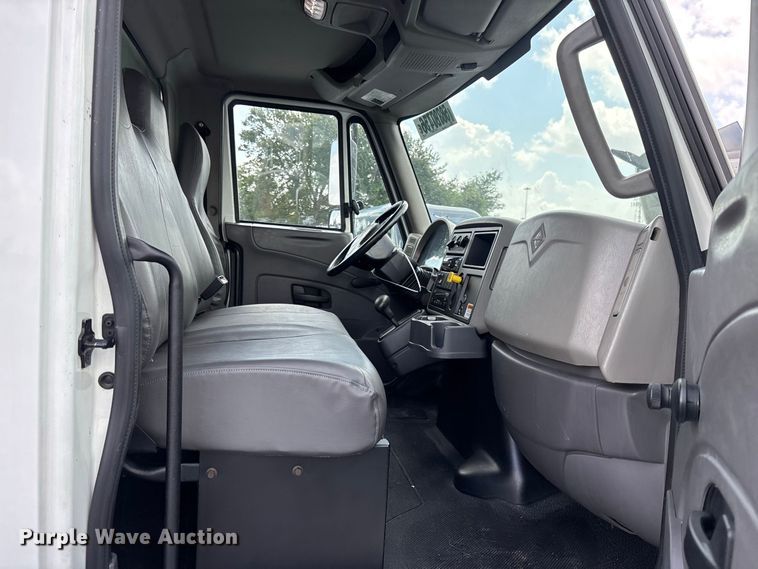 image for item YA3997 2019 International 4300 refrigerated truck