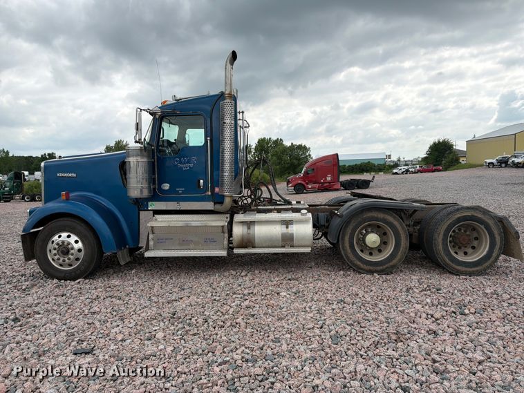 image for item YA4011 2014 Kenworth W9 semi truck