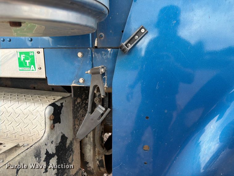 image for item YA4011 2014 Kenworth W9 semi truck