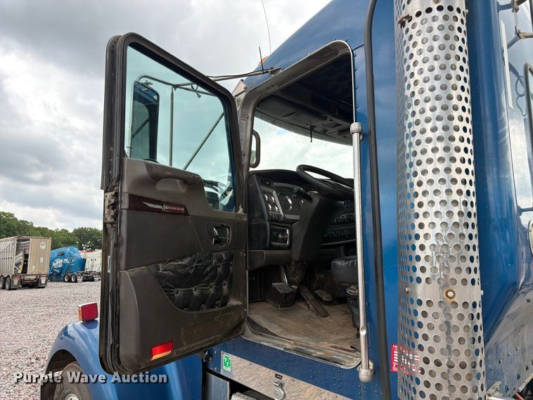 image for item YA4011 2014 Kenworth W9 semi truck