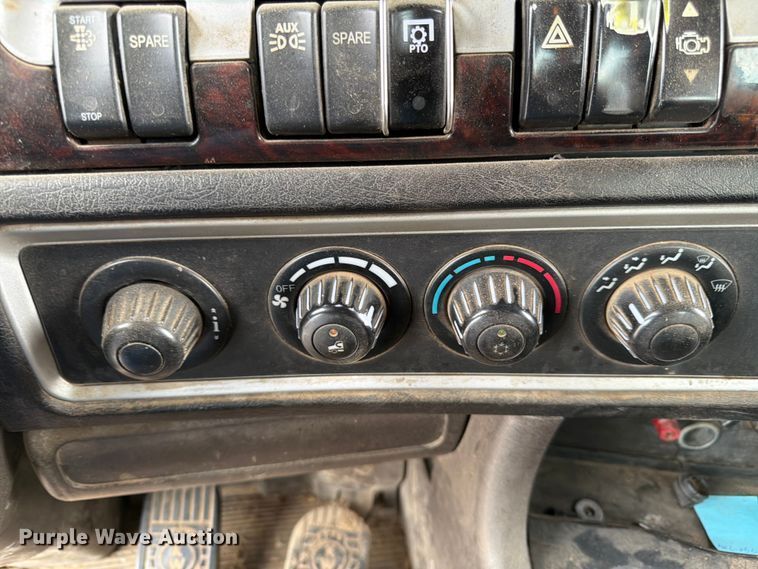 image for item YA4011 2014 Kenworth W9 semi truck