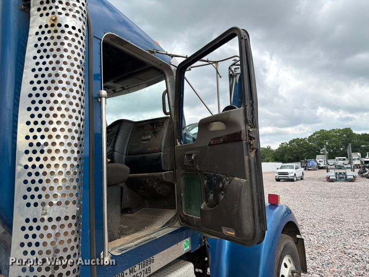 image for item YA4011 2014 Kenworth W9 semi truck
