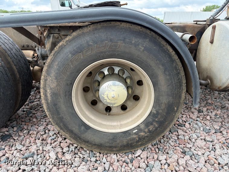 image for item YA4011 2014 Kenworth W9 semi truck