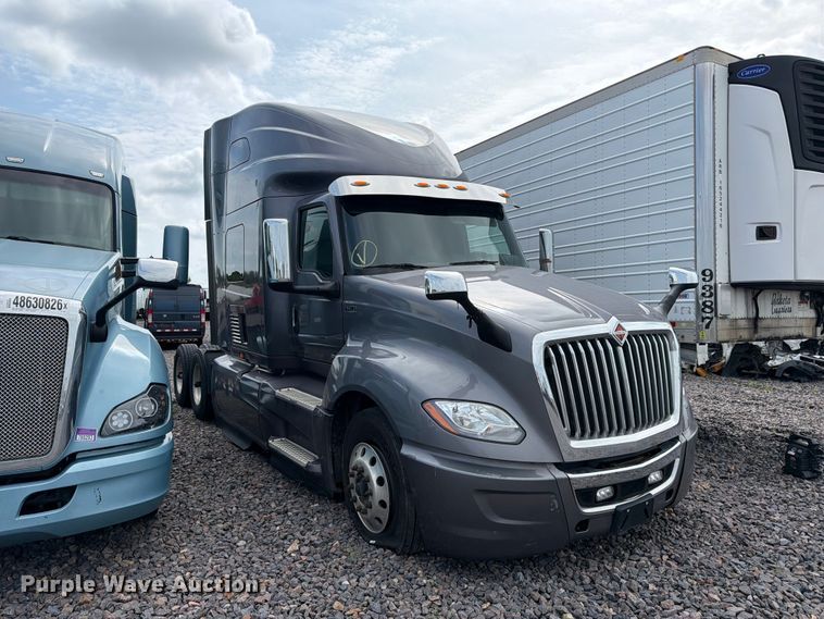 image for item YA4051 2021 International LT625 semi truck