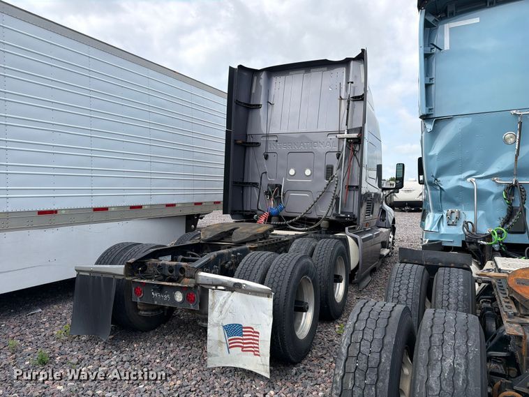 image for item YA4051 2021 International LT625 semi truck